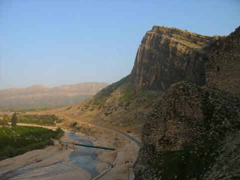 image Entorno del yacimiento arqueológico de Bishapur, Fars, Irán