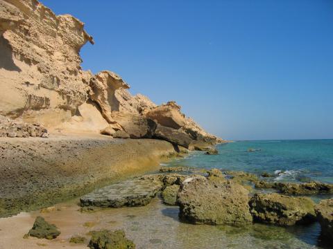 image Formaciones areniscas junto al mar, Golfo Pérsico, Irán