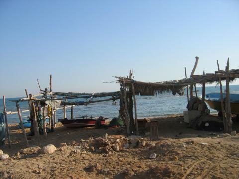 image Chiringuitos para guardar barcas de pesca, Golfo Pérsico, Irán