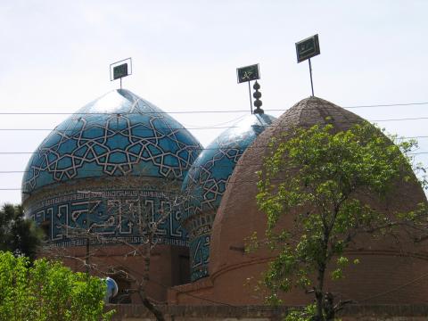 image Cúpulas de Gonbad-e Moshtaghieh, Kermán, Irán
