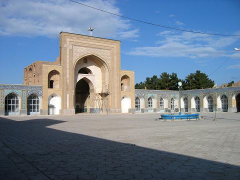 image Patio de la mezquita Imam Jomeini, Kermán, Irán