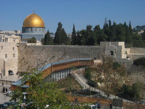 image Pasillo de acceso a la explanada de las mezquitas, Jerusalén, Israel