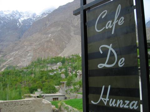 image Cartel del Café de Hunza, Karimabad, Pakistán