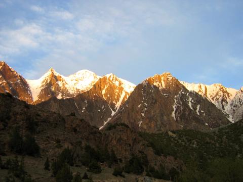 image Atardecer en los picos anexos al Rakaposhi, cordillera del Karakorum, Pakistán