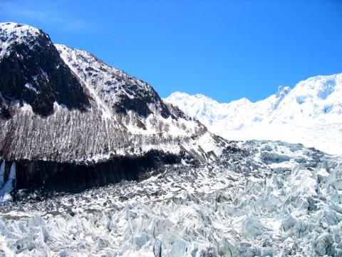 image Nacimiento del glaciar Minapín, cordillera del Karakorum, Pakistán