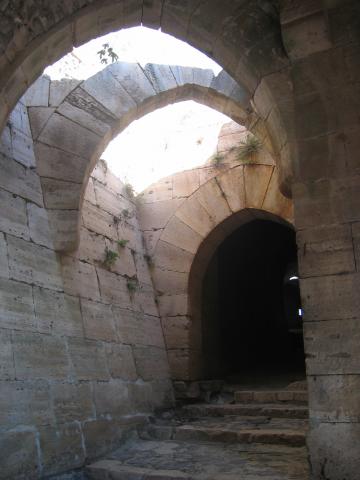 image Pasillo de comunicación interior del castillo cruzado del Crac de los Caballeros, Siria