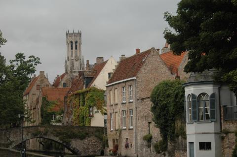 image La torre Belfry desde el Groenerei en Brujas, Bélgica