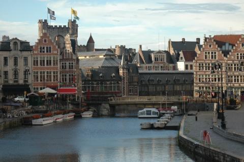 image Vista de las almenas del Castillo de los Condes en Gante, Bélgica