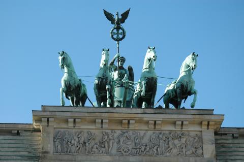 image Cuádriga de la Puerta de Brandenburgo en Berlín, Alemania