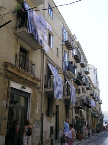 image Calle de Cefalú, Sicilia, Italia