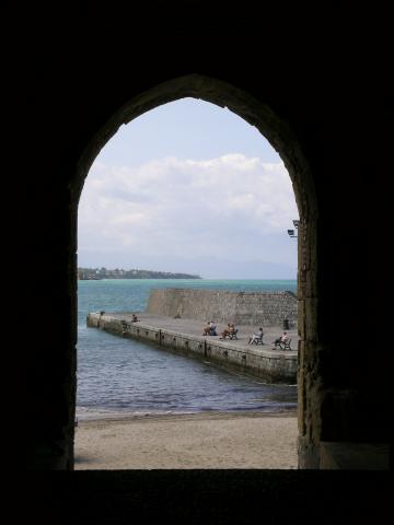 image Porta de Pescara en Cefalú, Sicilia, Italia