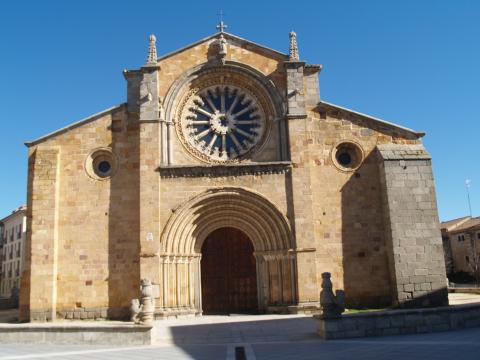 image Fachada de la Iglesia de San Pedro, Ávila