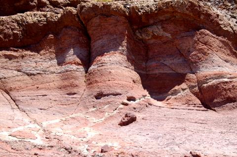 image Estratos volcánicos en el Teide, Tenerife