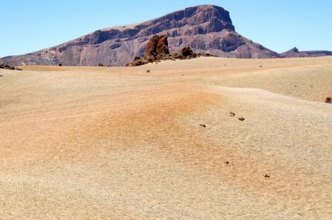 image Llanos de Ucanca rodeados por la caldera del Teide, Tenerife