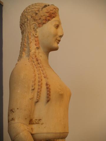 image Kore del Peplo, Museo de la Acrópolis, Atenas, Grecia