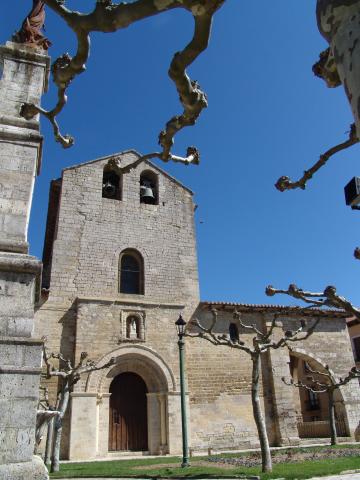 image Fachada principal de la iglesia de Santa María del Camino, Carrión de los Condes, Palencia