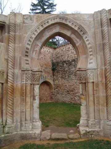 image Puerta del claustro del monasterio de San Juan de Duero, Soria