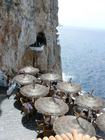 image Discoteca Cova den Xoroi en la Cala en Porter, Menorca, Islas Baleares