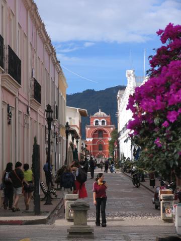 image Avenida Manuel Hidalgo en San Cristóbal de las Casas, Chiapas, México