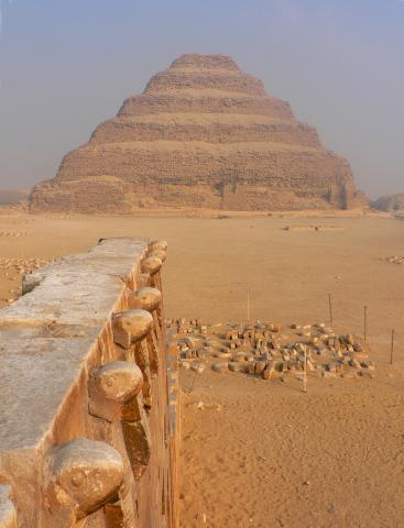 image Pirámide Escalonada en El Cairo, Egipto