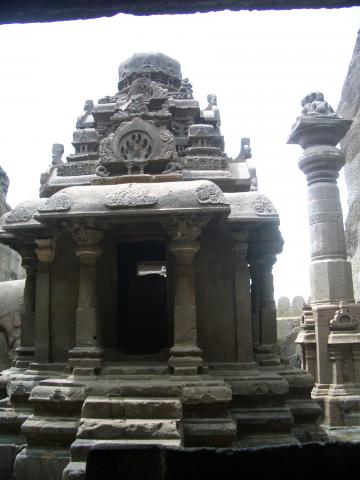 image Templo tallado en las Cuevas de Ellora, India
