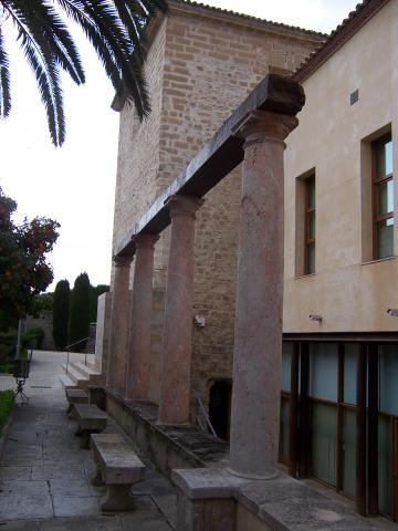 image Columnata de la Antigua Universidad de Baeza, Jaén