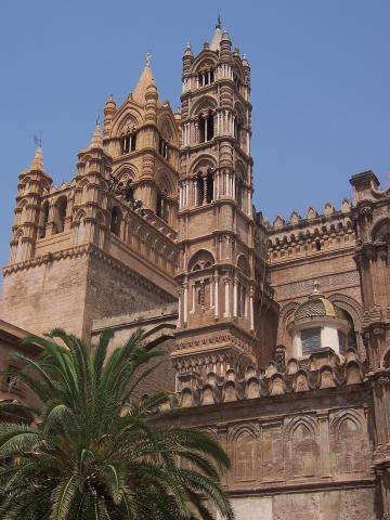 image Torreón de la Catedral de Palermo en Sicilia, Italia