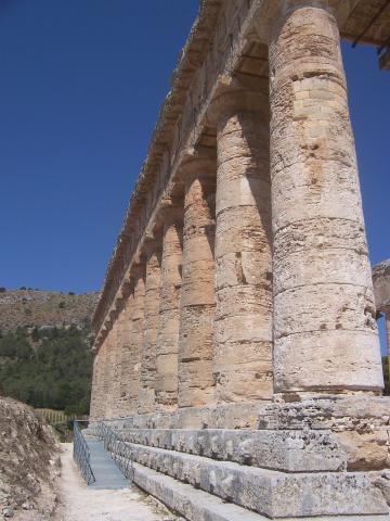 image Templo de Segesta, Sicilia, Italia