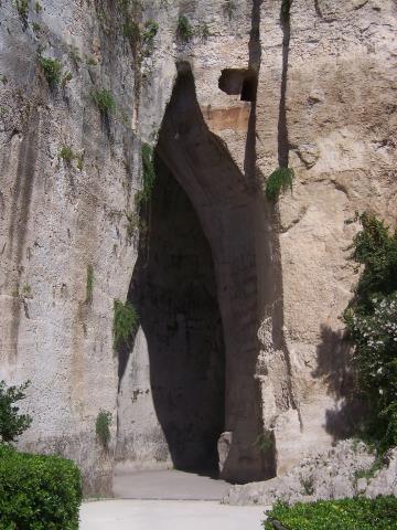 image Oreja de Dionisio en Siracusa, Sicilia, Italia
