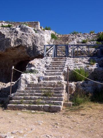 image Escaleras del Teatro Griego de Siracusa, Sicilia, Italia