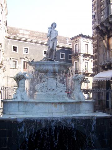 image Fuente del Amenano en Catania, Sicilia, Italia