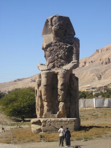 image Coloso de Memnon, Medinet Habu, Egipto