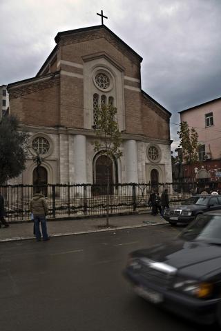 image Iglesia católica de Santa María, Tirana, Albania