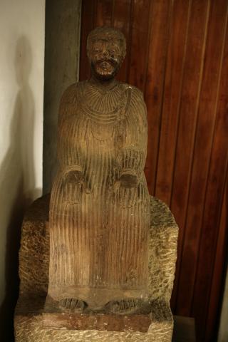 image Escultura en limo de orante, siglo I d.c., Etiopía