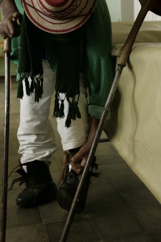 image Enfermo de lepra esperando tratamiento, hospital de Gambo, Etiopía