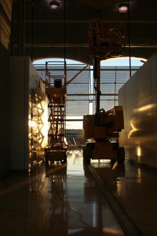 image Terminal 4 en el aeropuerto de Barajas, Madrid