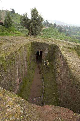 image Acceso al primer complejo de iglesias de Lalibela, Etiopía