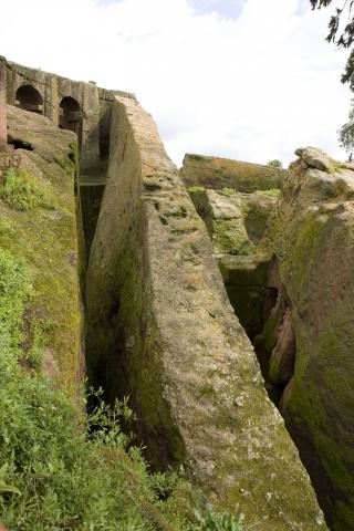 image Acceso a Bete Kidus Gabriel y Rafael en Lalibela, Etiopía
