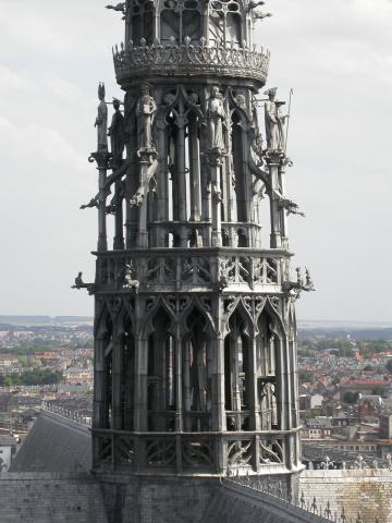 image Parte central de la flecha de la Catedral de Amiens, Francia