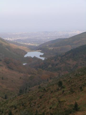 image Saint Jean de Luz desde las montañas de Biriatu, Pico Mandale, Pirineos Atlánticos, Francia