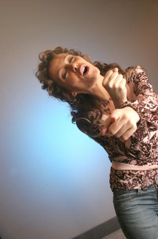 image Paula Vázquez gesticulando