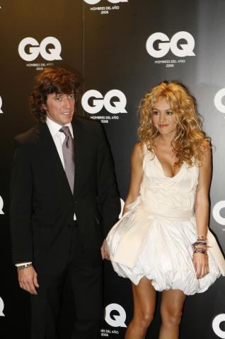 image Paulina Rubio posando con su marido Nicolás Vallejo Nágera