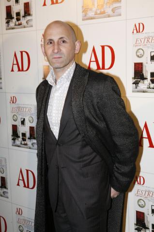 image Modesto Lomba posando en un acto