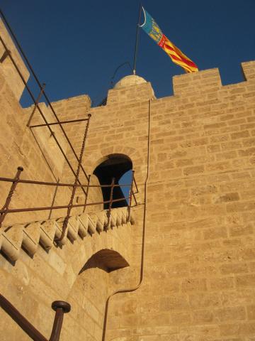 image Detalle de una escalera de las Torres de Serrano, Valencia