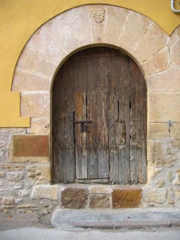 image Puerta de la antigua cárcel, Olocau del Rey, Castellón