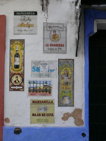 image Azulejos publicitarios en Bajo de Guía, Sanlúcar de Barrameda, Cádiz