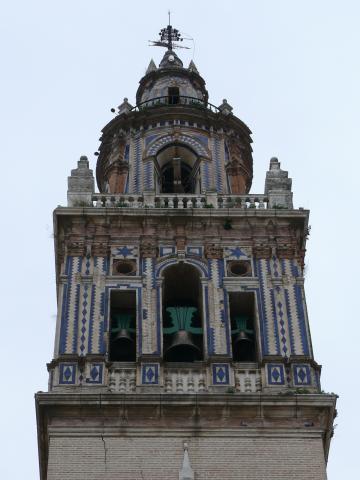 image Decoración de azulejos en el campanario de la Iglesia de Santa María, Écija, Sevilla