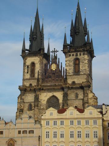 image Tynsky Chram o Iglesia de Tyn en la plaza de la Ciudad Vieja, Praga, República Checa