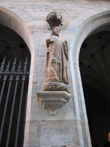 image Santiago peregrino en la Iglesia de San Cernín o Iglesia de San Saturnino, Pamplona, Navarra