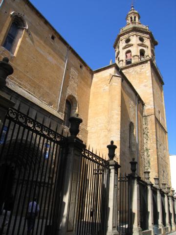 image Iglesia de Santiago, Puente la Reina, Navarra